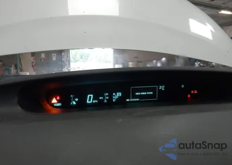 2011 Toyota Prius Two z USA, uszkodzony, nr VIN JTDKN3DUXB5373724